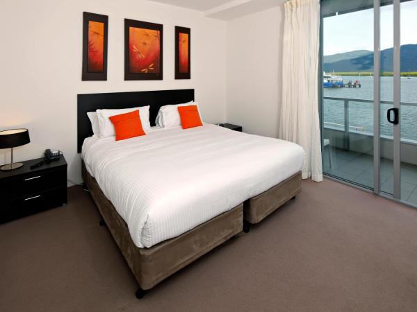 Cairns Private Apartments : photo 4 de la chambre chambre double ou lits jumeaux - vue sur port