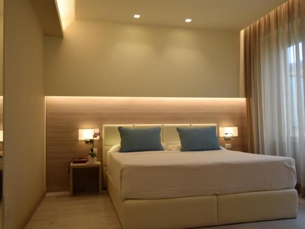 Hotel Continental : photo 5 de la chambre chambre double ou lits jumeaux supérieure