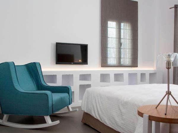 Loizos Stylish Residences : photo 8 de la chambre chambre exclusive avec jacuzzi extérieur