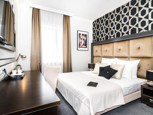 Hotel Luxor : photo 5 de la chambre chambre double supérieure