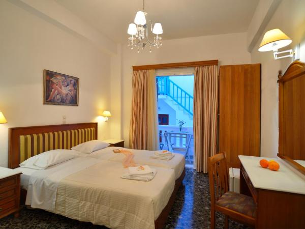 Galini Hotel : photo 2 de la chambre chambre lit king-size avec balcon