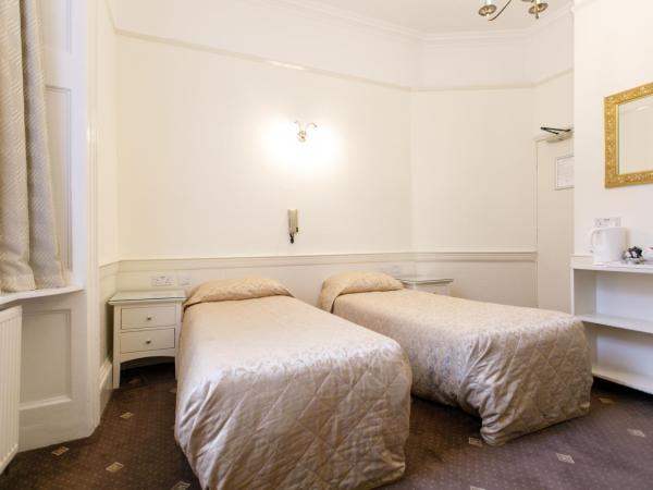 Jesmond Hotel : photo 8 de la chambre chambre double ou lits jumeaux avec salle de bains