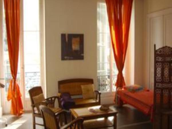 Nice Riviera Sweet Home Chambres d'hotes : photo 3 de la chambre chambre quadruple avec salle de bains commune