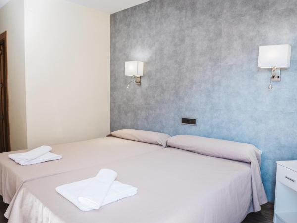 Hotel Celymar : photo 7 de la chambre chambre double ou lits jumeaux