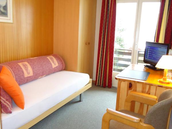 Hotel Tschuggen : photo 2 de la chambre chambre simple avec balcon