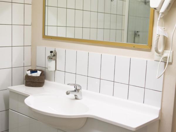 Sunnybank Star Hotel : photo 1 de la chambre chambre familiale avec kitchenette