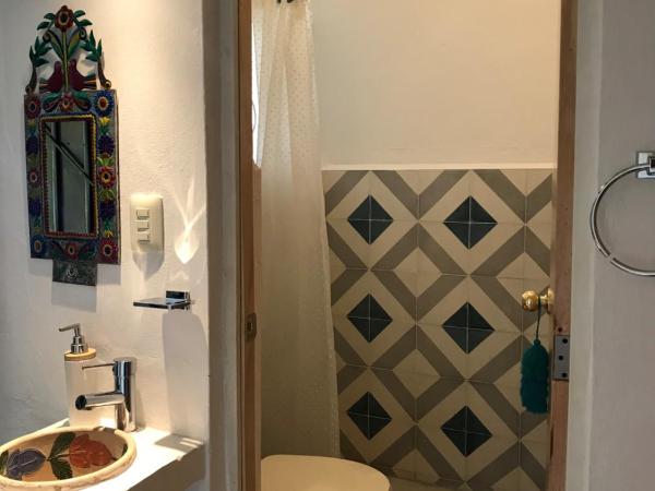 Azul Cielo Hostel : photo 2 de la chambre suite lit king-size avec balcon