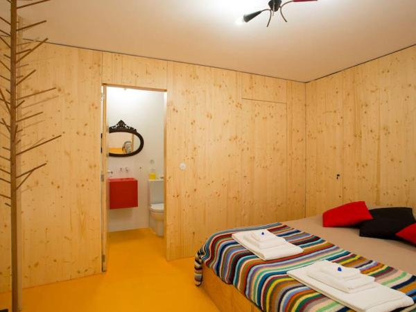 14º Esquadra — Cais das Pedras Guest House : photo 5 de la chambre chambre double avec salle de bains privative