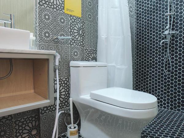 Konko Hostel Jakarta : photo 5 de la chambre chambre double avec salle de bains privative