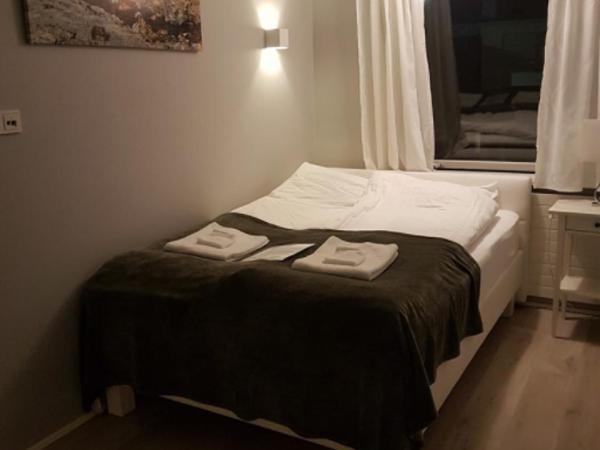 Ubak Guesthouse : photo 1 de la chambre chambre double avec salle de bains commune