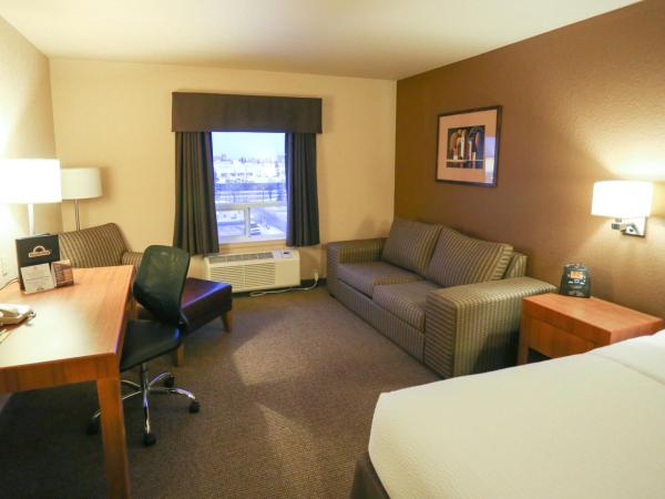 Days Inn by Wyndham Calgary Airport : photo 5 de la chambre chambre lit king-size - non-fumeurs