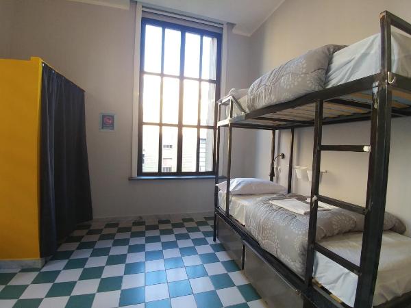 Ostello Bello Napoli : photo 4 de la chambre lit dans dortoir pour femmes de 4 lits