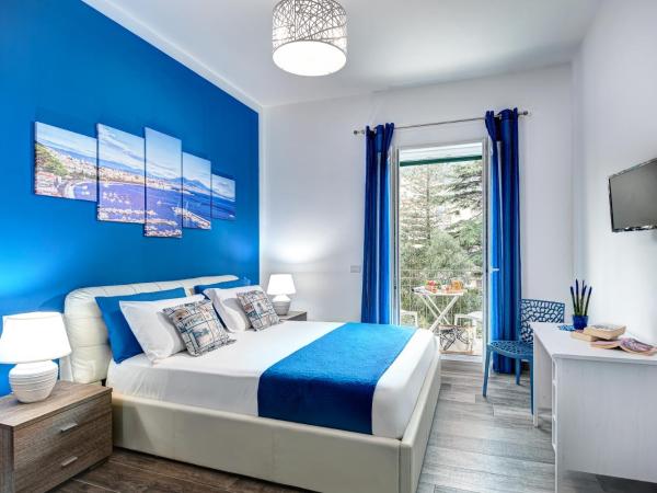 I colori di Sorrento : photo 5 de la chambre chambre deluxe (2 adultes + 1 enfant)