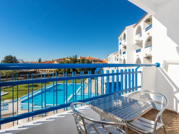 Tropical Sol : photo 3 de la chambre studio - vue sur piscine