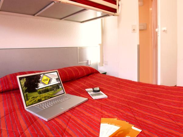 Premiere Classe Evreux : photo 2 de la chambre chambre triple (1 lit double et 1 lit simple)