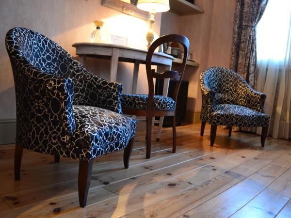 Historic manor, medieval town 10 minutes walk, private parking, garden : photo 2 de la chambre appartement - rez-de-chaussée