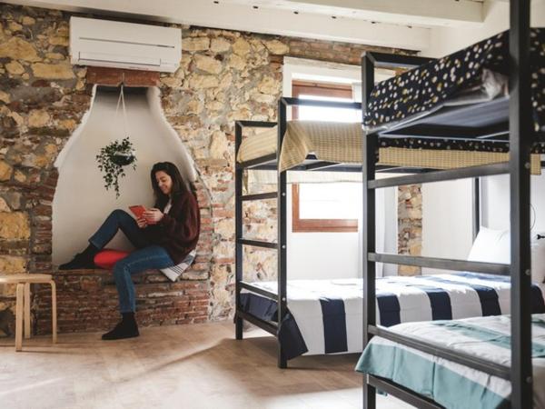 The Hostello : photo 6 de la chambre lit dans dortoir pour femmes de 6 lits