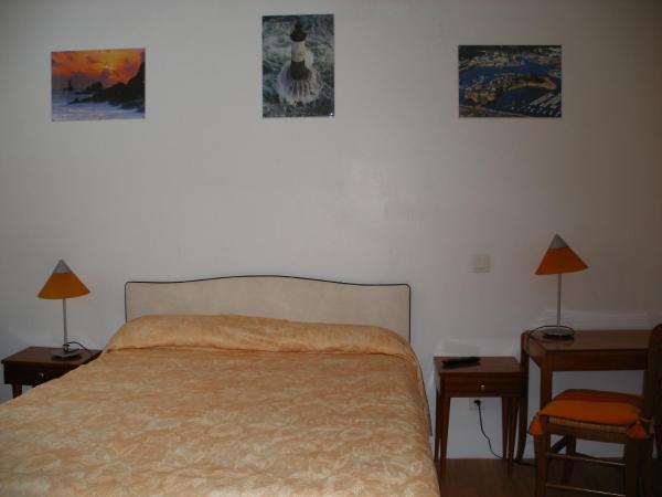 Hôtel Modern : photo 6 de la chambre chambre double