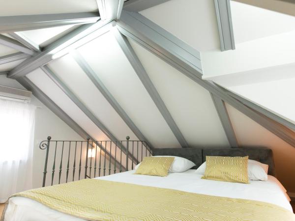 Tri Lava Luxury Living : photo 9 de la chambre chambre double ou lits jumeaux standard