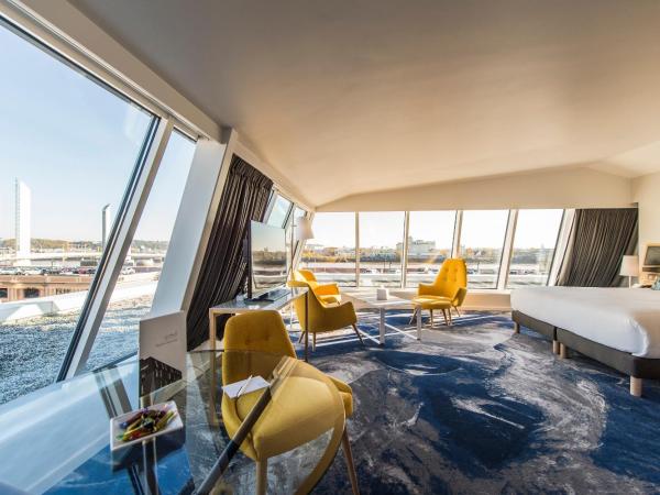 Seeko'o Hotel Bordeaux : photo 10 de la chambre suite design seeko'o avec terrasse