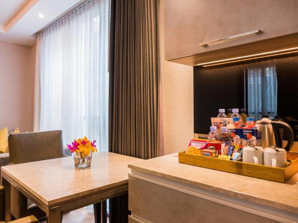 Citrus Suites Sukhumvit 6 by Compass Hospitality : photo 8 de la chambre suite une chambre premier