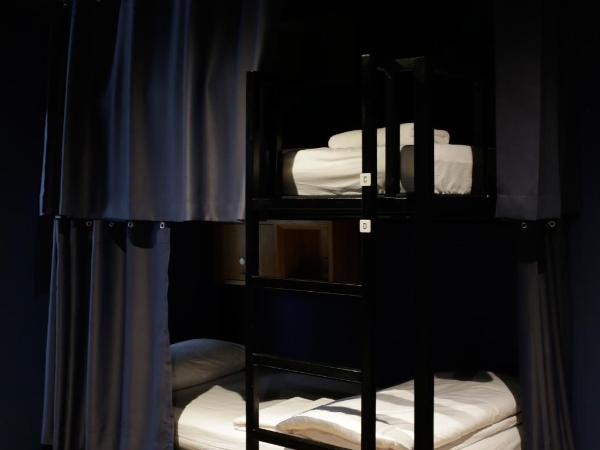 Borbaboom Phuket Poshtel & Hostel : photo 3 de la chambre lit dans dortoir pour hommes de 8 lits