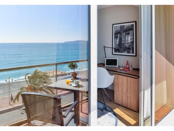 Radisson Blu Hotel Nice : photo 5 de la chambre chambre premium avec terrasse - vue sur mer