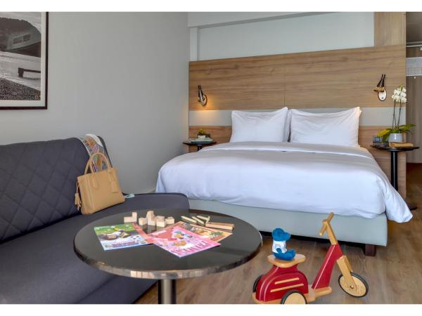 Radisson Blu Hotel Nice : photo 5 de la chambre chambre familiale avec terrasse - vue sur mer