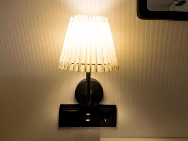 Far Home Bernabeu : photo 7 de la chambre chambre double avec salle de bains commune