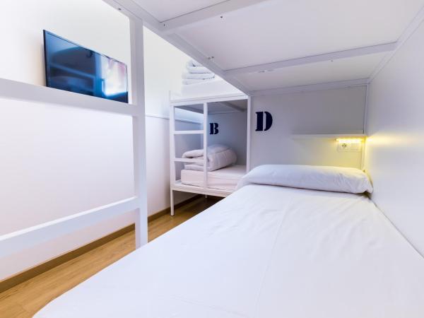 Far Home Bernabeu : photo 5 de la chambre lit dans dortoir mixte de 4 lits