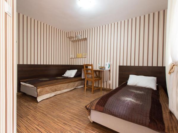 Villa Ventana Poznań City Free Parking 696-890-000 Śniadanie w Cenie : photo 4 de la chambre chambre lits jumeaux avec baignoire