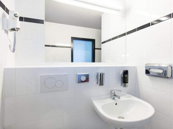 a&o Prague Rhea : photo 6 de la chambre chambre lits jumeaux