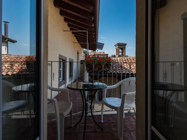 Hotel Piazza Vecchia : photo 8 de la chambre chambre double deluxe avec balcon