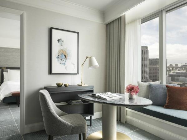 Four Seasons Hotel San Francisco : photo 4 de la chambre suite lit king-size exécutive