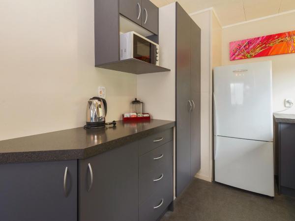 Red Rock Thermal Motel - Mineral Pool : photo 5 de la chambre cottage