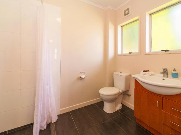 Red Rock Thermal Motel - Mineral Pool : photo 5 de la chambre appartement familial supérieur - 1