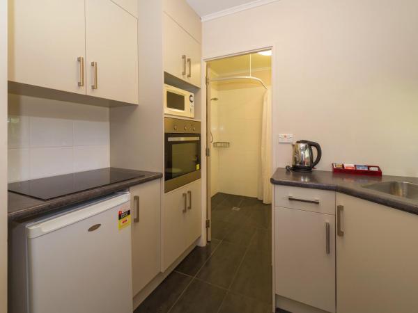 Red Rock Thermal Motel - Mineral Pool : photo 3 de la chambre appartement familial supérieur - 4