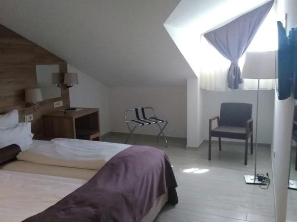 Hotel Biokovo : photo 4 de la chambre chambre double - vue sur montagne