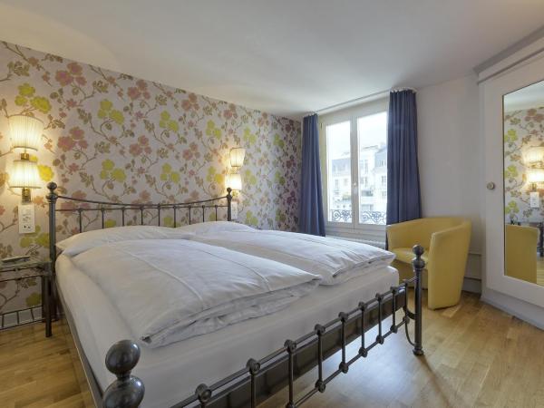 Alplodge : photo 8 de la chambre chambre double avec salle de bains privative