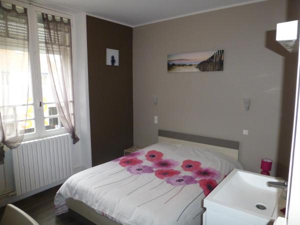 Le Narval : photo 1 de la chambre chambre double standard avec salle de bains commune