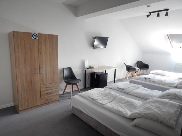 Hotel Chesscom : photo 1 de la chambre chambre quadruple