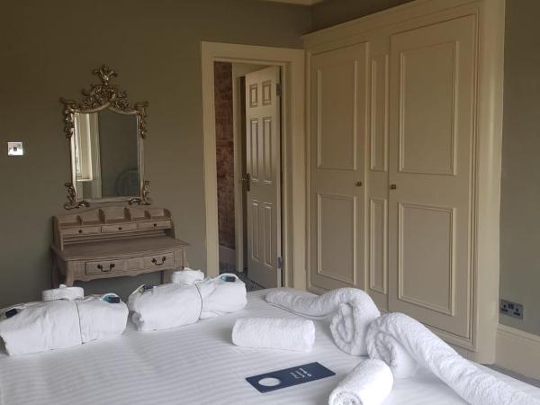 The Crown Pub & Guesthouse : photo 3 de la chambre chambre double avec salle de bains privative