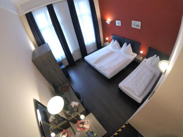 Hotel Pension Excellence : photo 3 de la chambre chambre triple