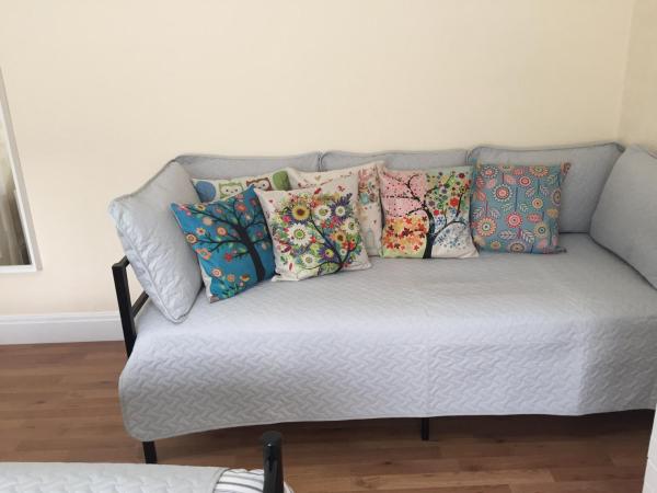 Streatham Common Bed & Breakfast : photo 4 de la chambre chambre triple avec salle de bains privative