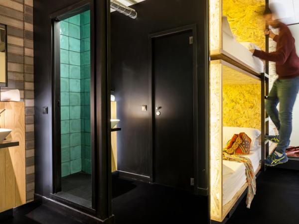 Bastardo Hostel : photo 5 de la chambre chambre familiale (2 adultes et 2 enfants)