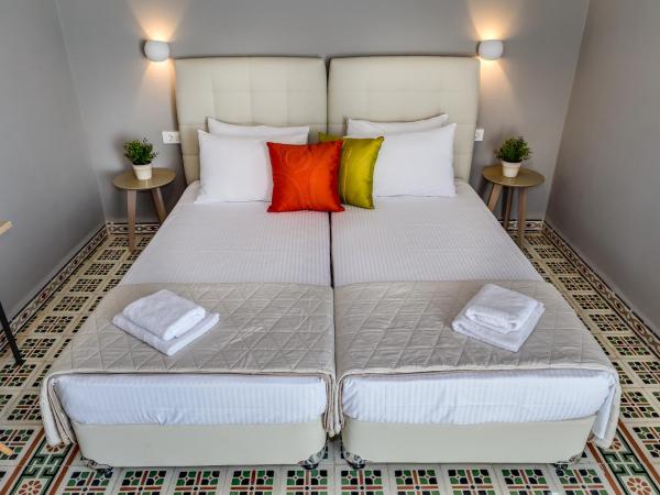 Mosaic : photo 4 de la chambre chambre double/lits jumeaux spacieuse avec balcon