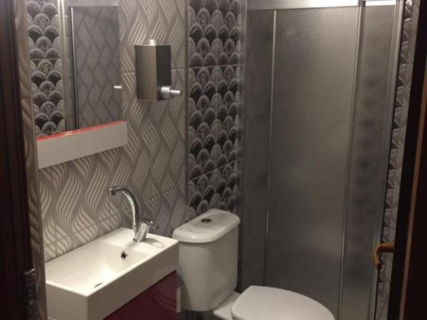 Özgür Hotel : photo 1 de la chambre chambre double avec salle de bains privative