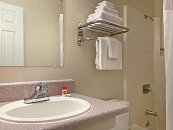 Super 8 by Wyndham Sacramento/Florin Rd : photo 2 de la chambre chambre 2 lits queen-size - non-fumeurs