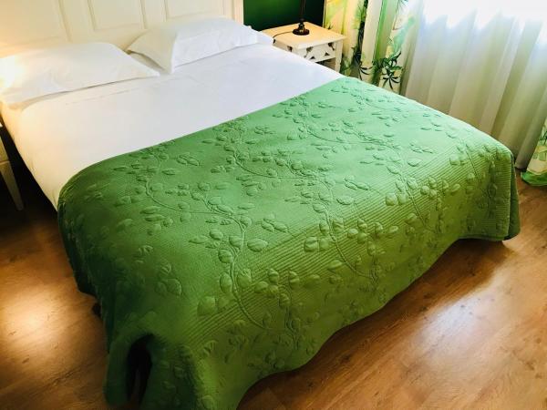 Hotel Le Festival : photo 6 de la chambre chambre simple supérieure avec accès au spa (sauna et jacuzzi)