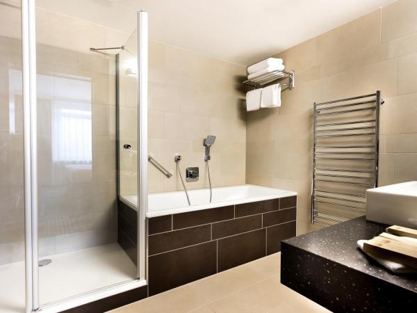 Hotel International Brno : photo 6 de la chambre suite junior exécutive avec lit king-size